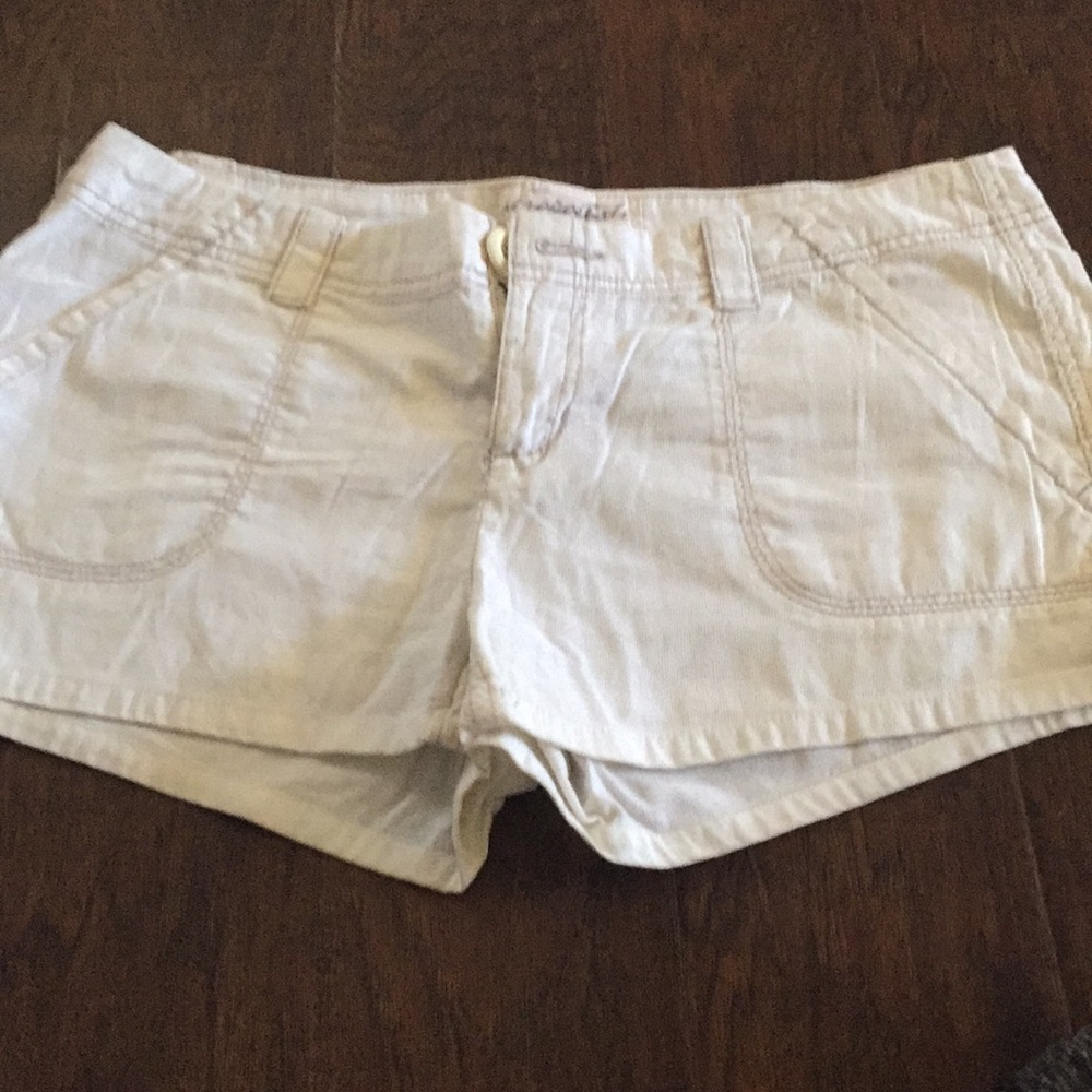 White Aeropostale shorts